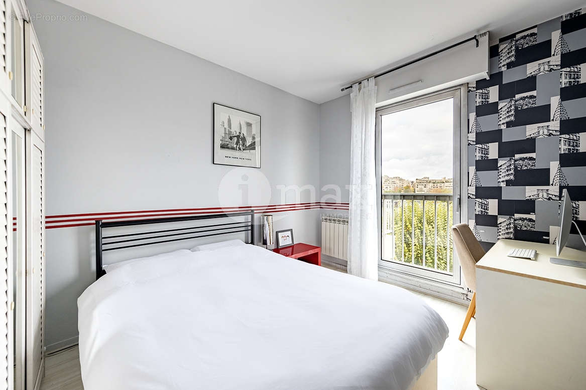 Appartement à COURBEVOIE