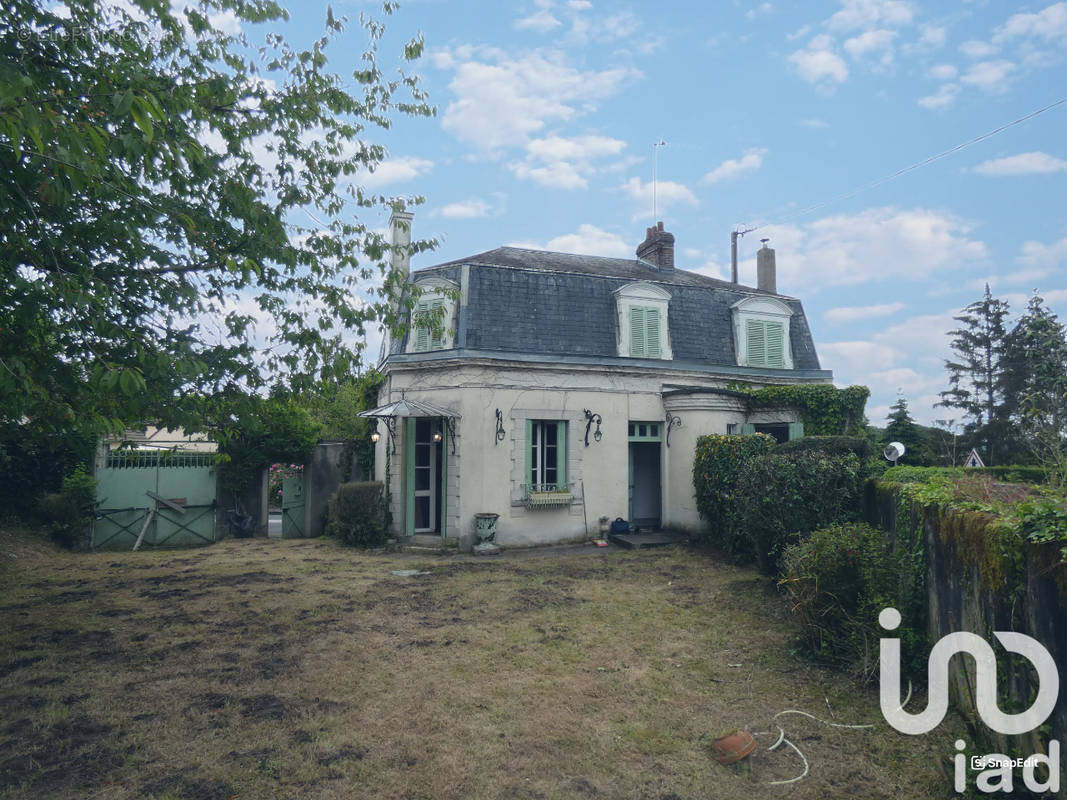 Photo 1 - Maison à BAZOCHES-SUR-GUYONNE