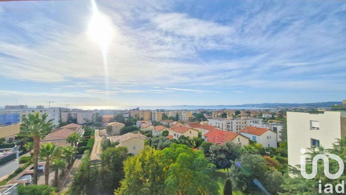 Photo 2 - Appartement à SAINT-LAURENT-DU-VAR