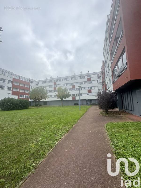 Photo 1 - Appartement à FLEURY-LES-AUBRAIS