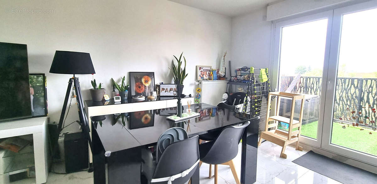 Appartement à HOUILLES