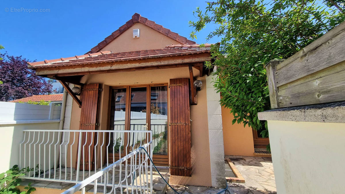 Maison à HOUILLES