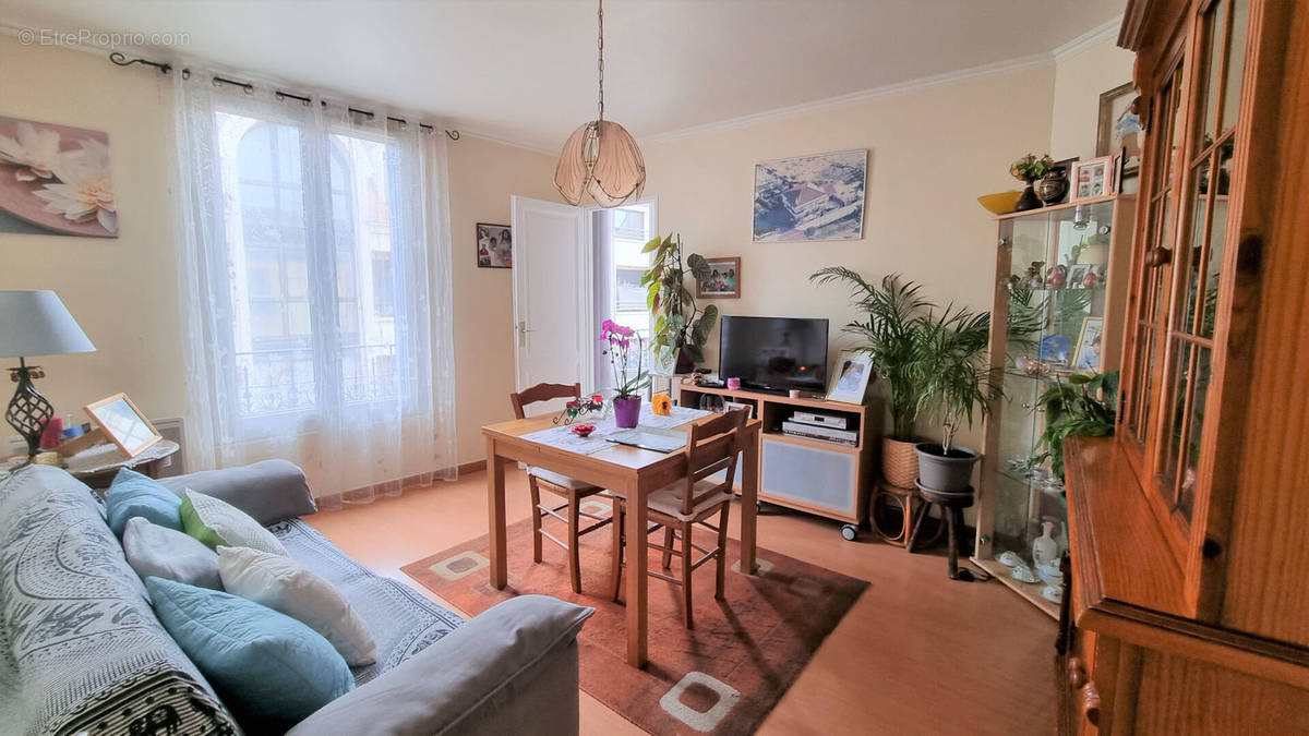 Appartement à HOUILLES