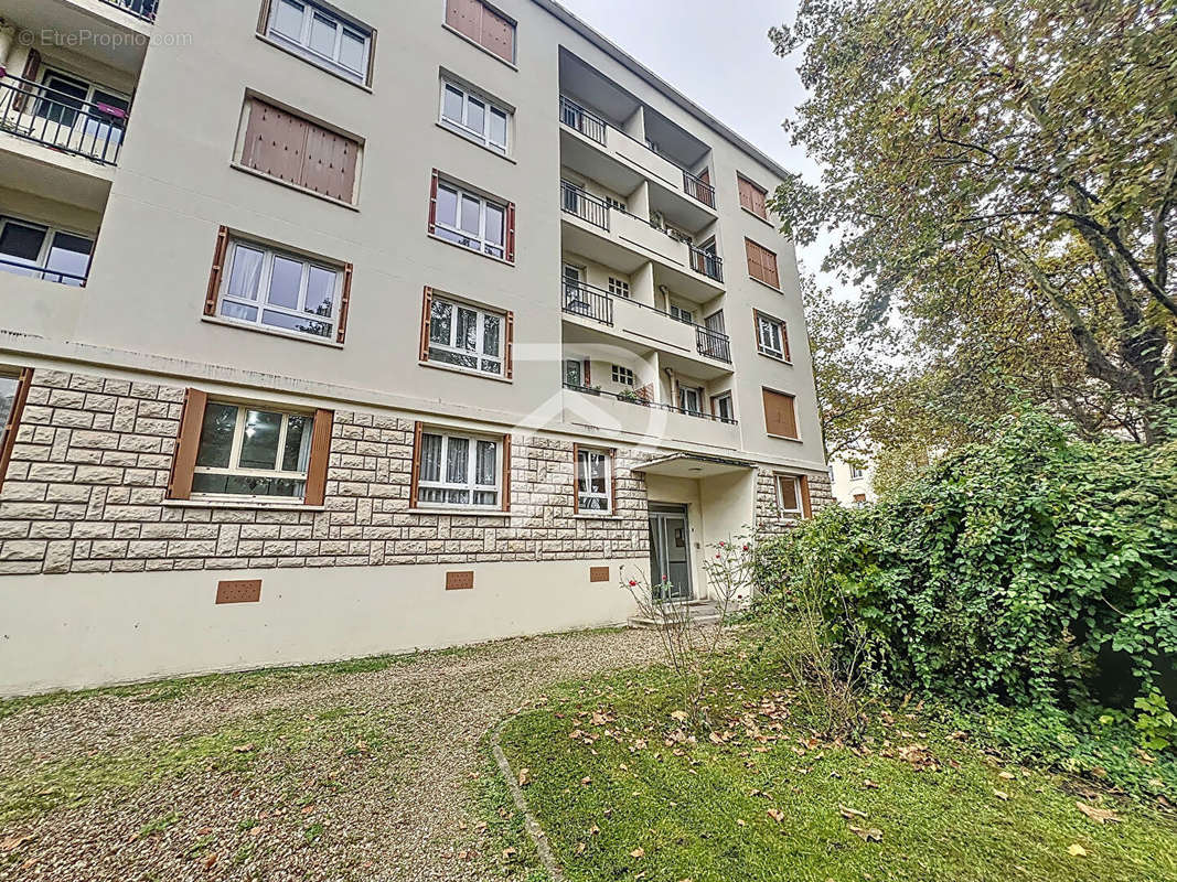 Appartement à BAGNEUX