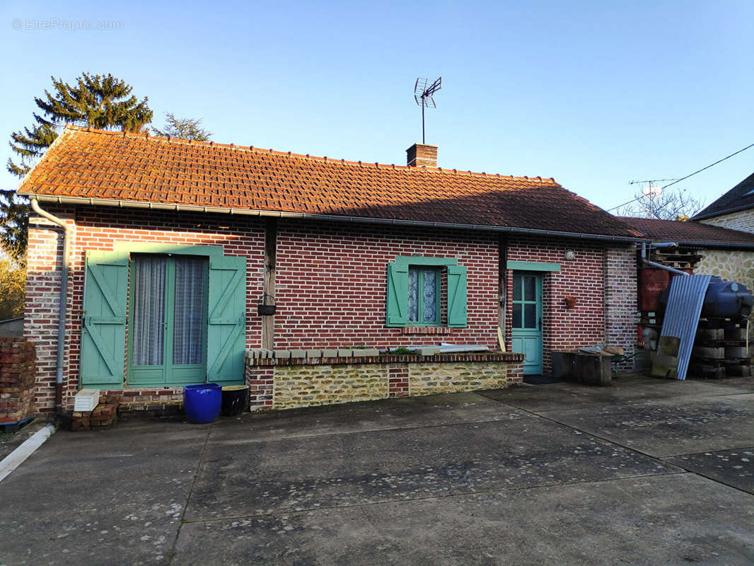 Maison à ELINCOURT-SAINTE-MARGUERITE