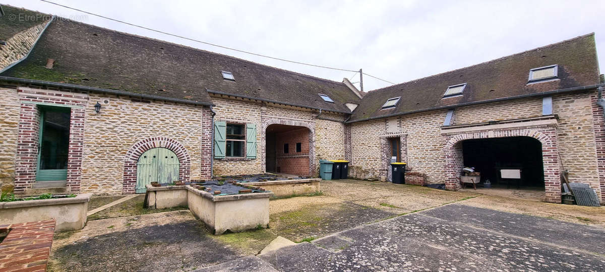 Maison à ELINCOURT-SAINTE-MARGUERITE