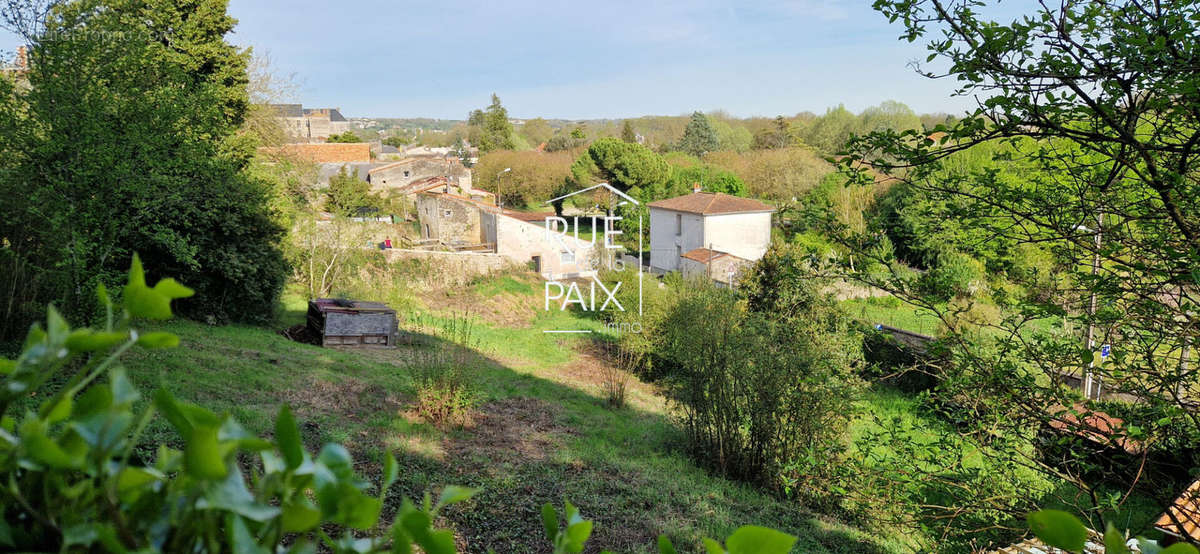 Terrain à SAINT-MAIXENT-L&#039;ECOLE