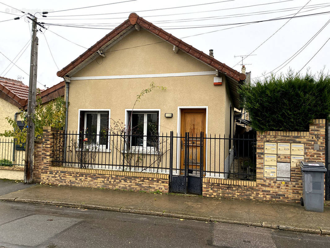 Maison à SARTROUVILLE