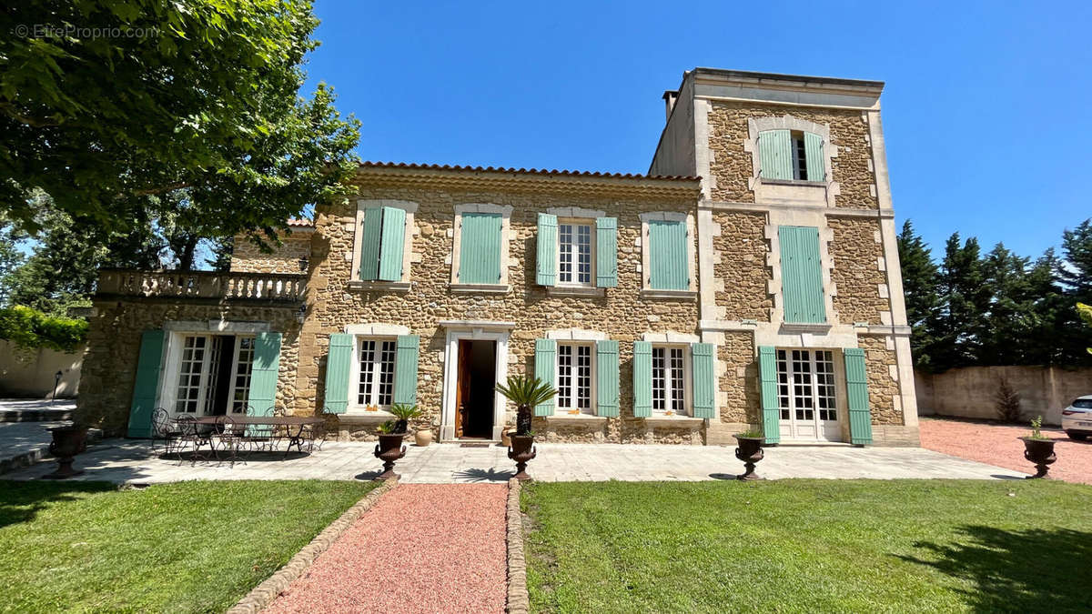 Maison à SORGUES