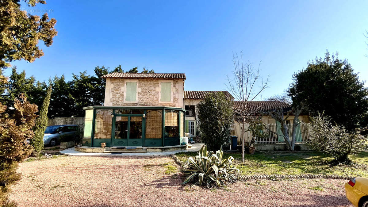 Maison à SORGUES