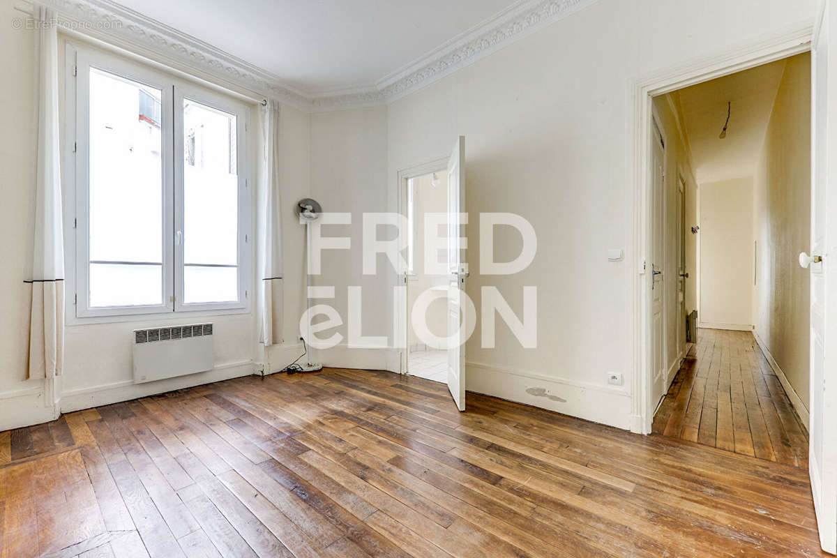 Appartement à PARIS-14E