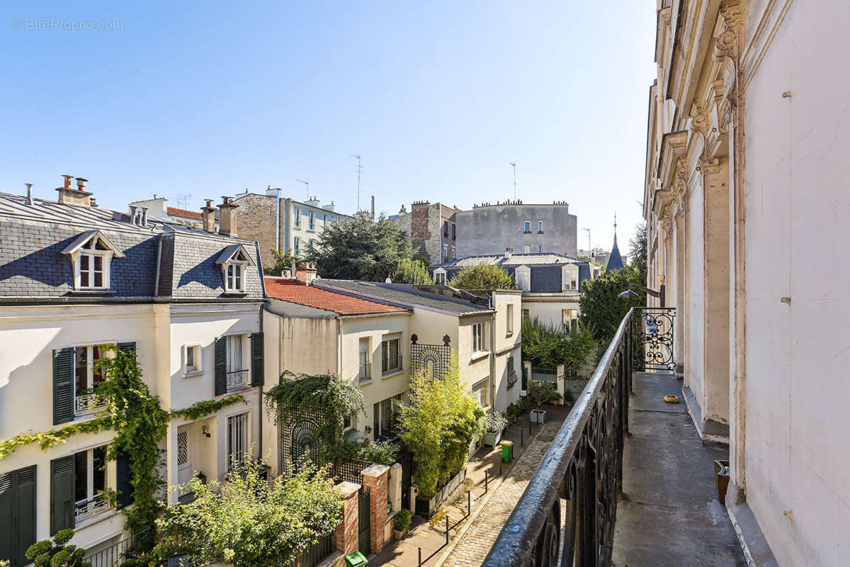 Appartement à PARIS-14E