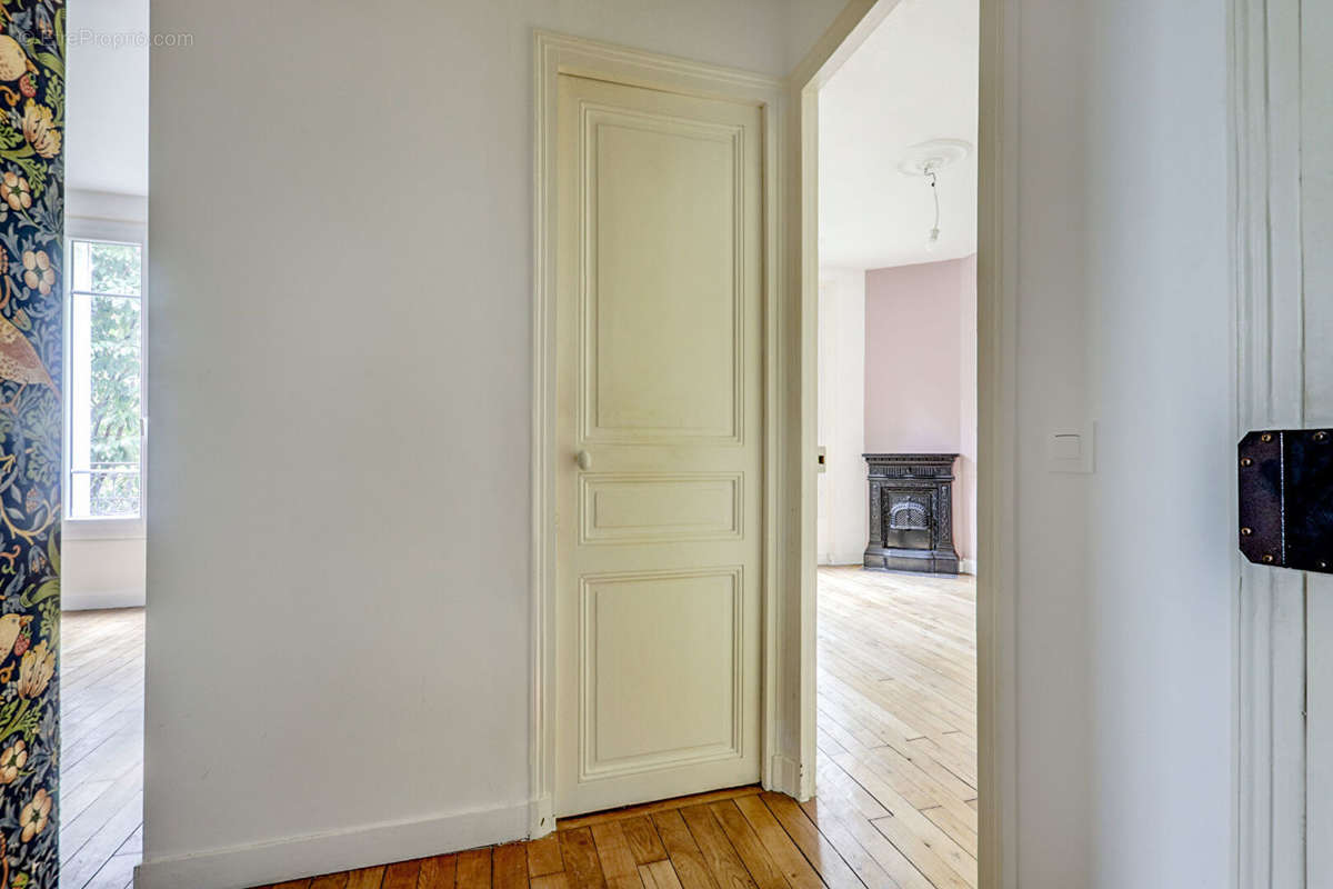 Appartement à PARIS-14E