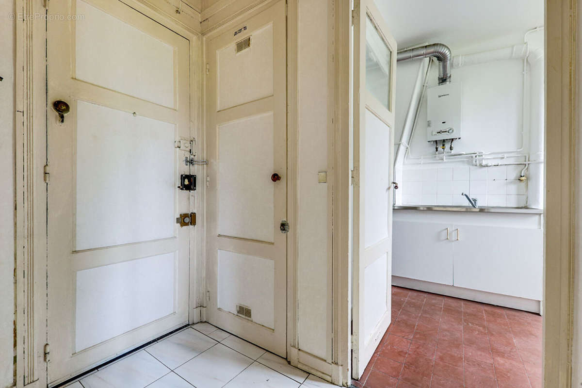 Appartement à PARIS-14E