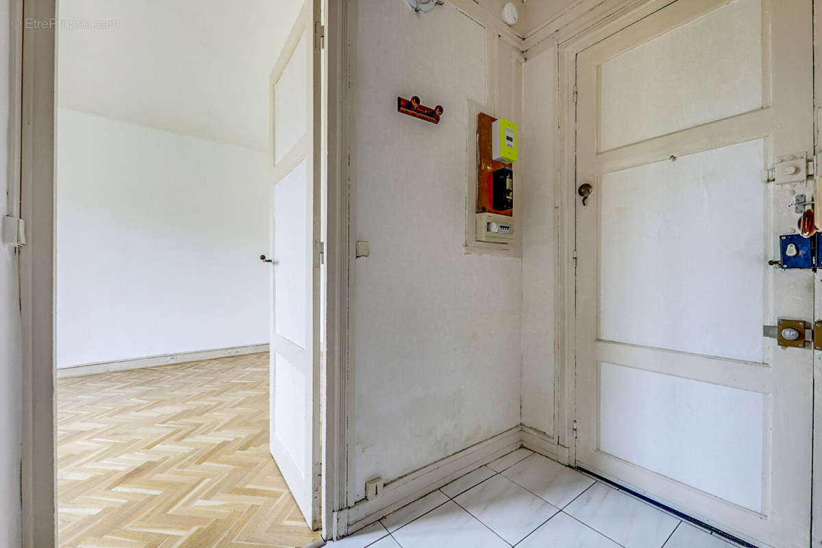 Appartement à PARIS-14E