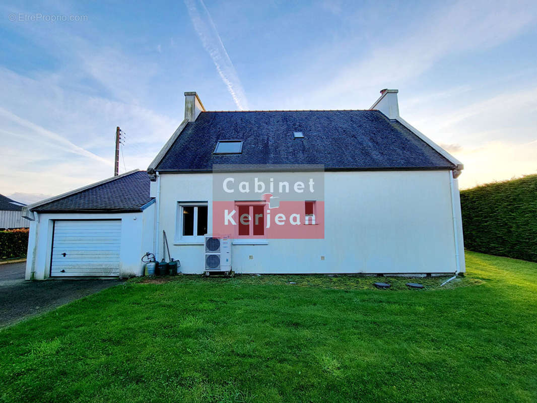 Maison à PLOUEZOC&#039;H