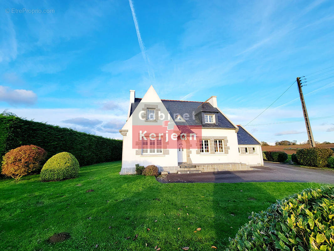 Maison à PLOUEZOC&#039;H