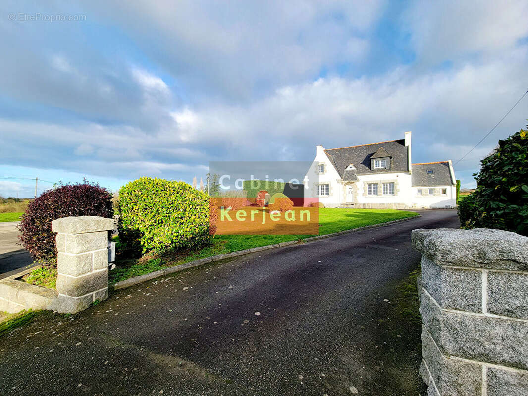 Maison à PLOUEZOC&#039;H