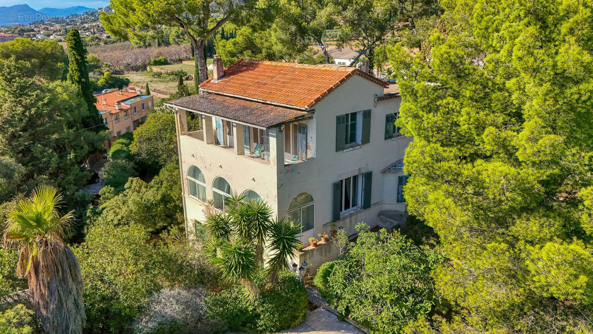 Maison à CARQUEIRANNE