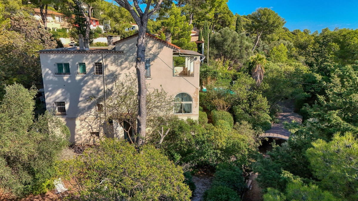 Maison à CARQUEIRANNE