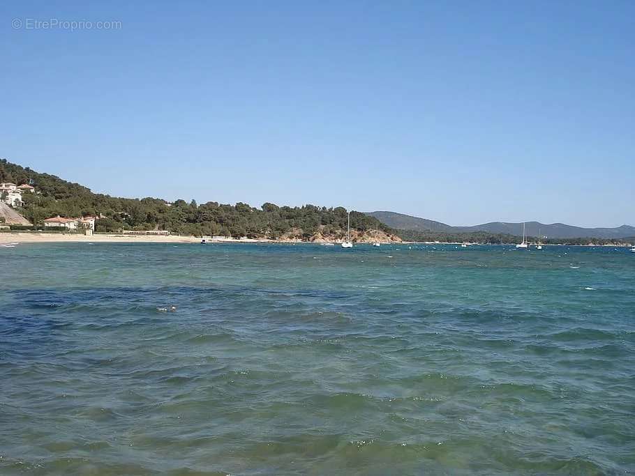 Commerce à LA LONDE-LES-MAURES