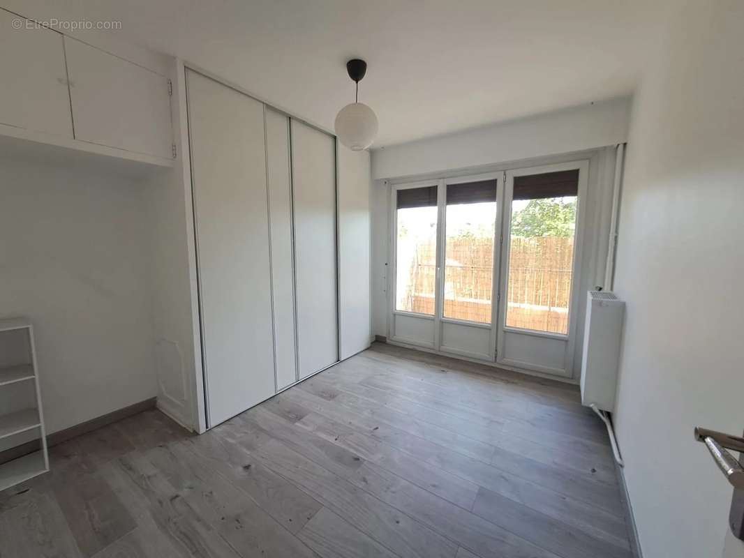 Appartement à MARSEILLE-4E