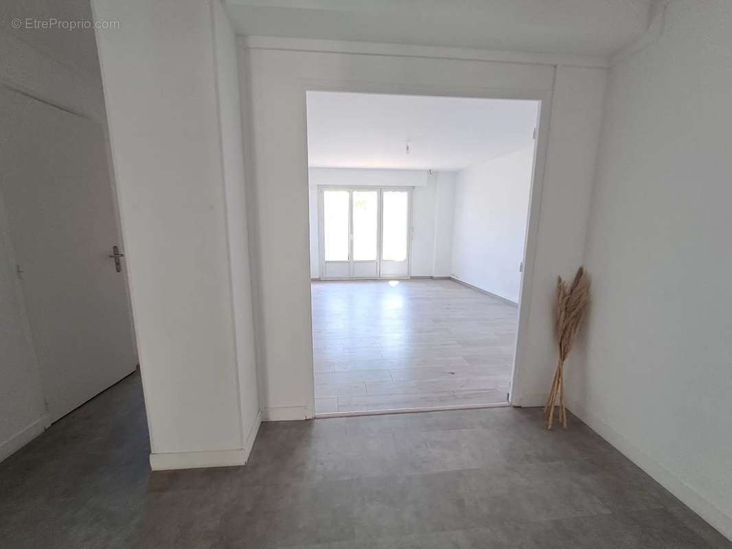 Appartement à MARSEILLE-4E