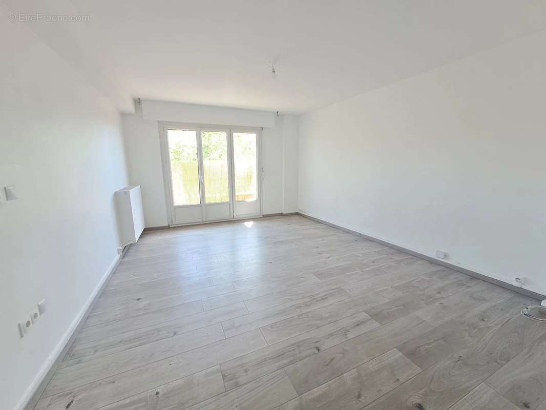 Appartement à MARSEILLE-4E