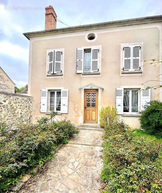 Maison à CROUY-SUR-OURCQ