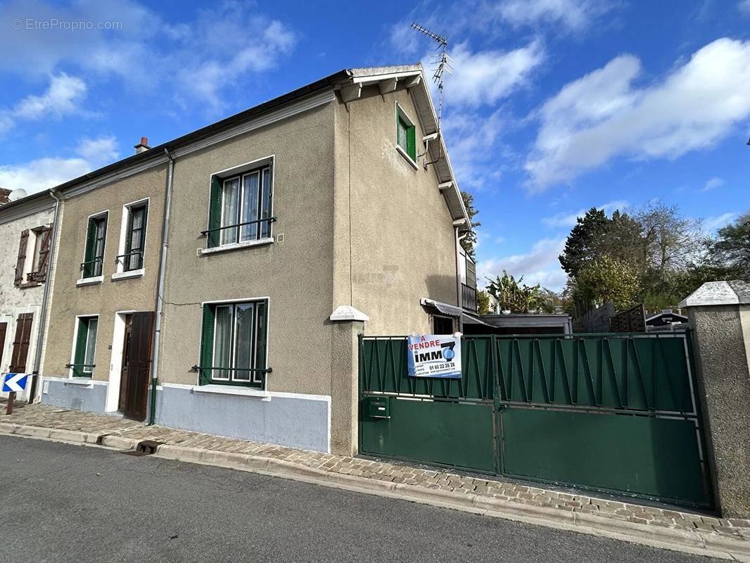 Maison à LIZY-SUR-OURCQ