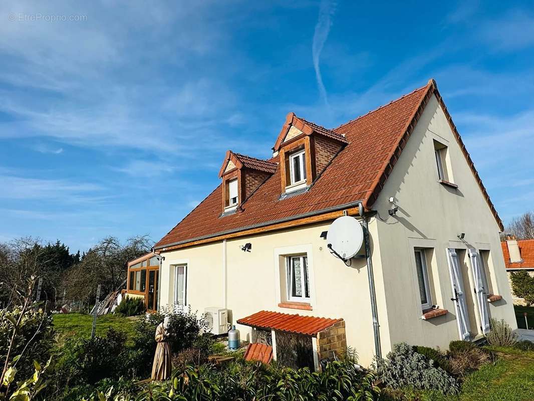 Maison à SAINT-JEAN-LES-DEUX-JUMEAUX