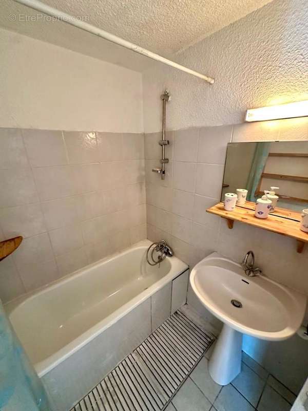   - Appartement à AX-LES-THERMES