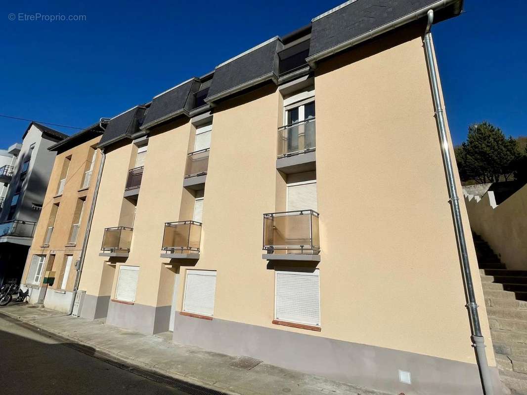   - Appartement à AX-LES-THERMES