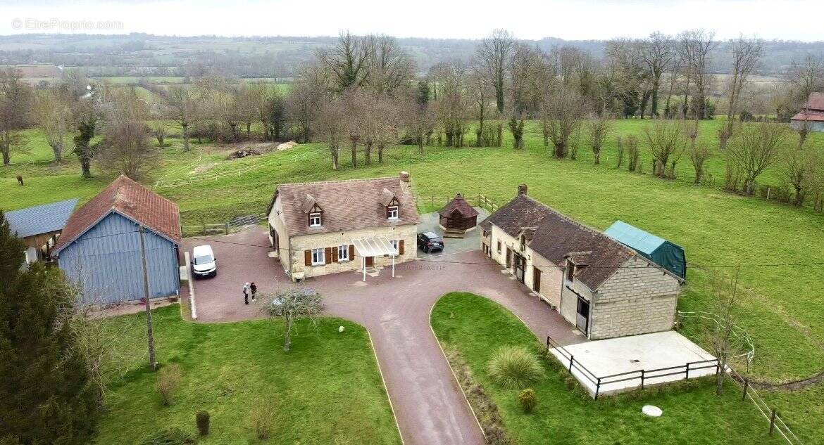 Maison à LE MELE-SUR-SARTHE