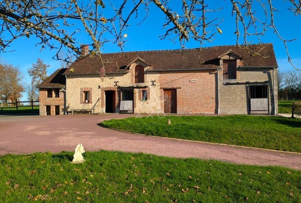 Maison à LE MELE-SUR-SARTHE