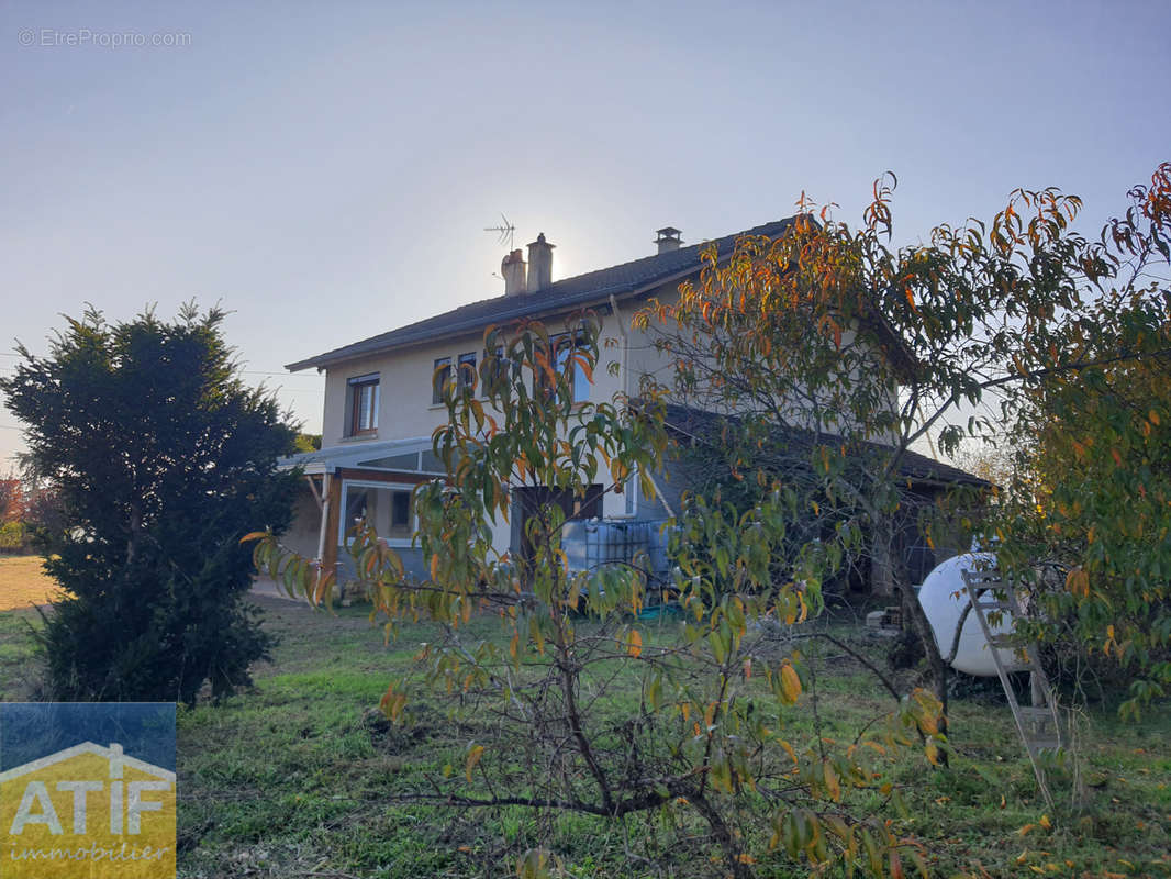 Maison à SAINT-GERMAIN-LAVAL