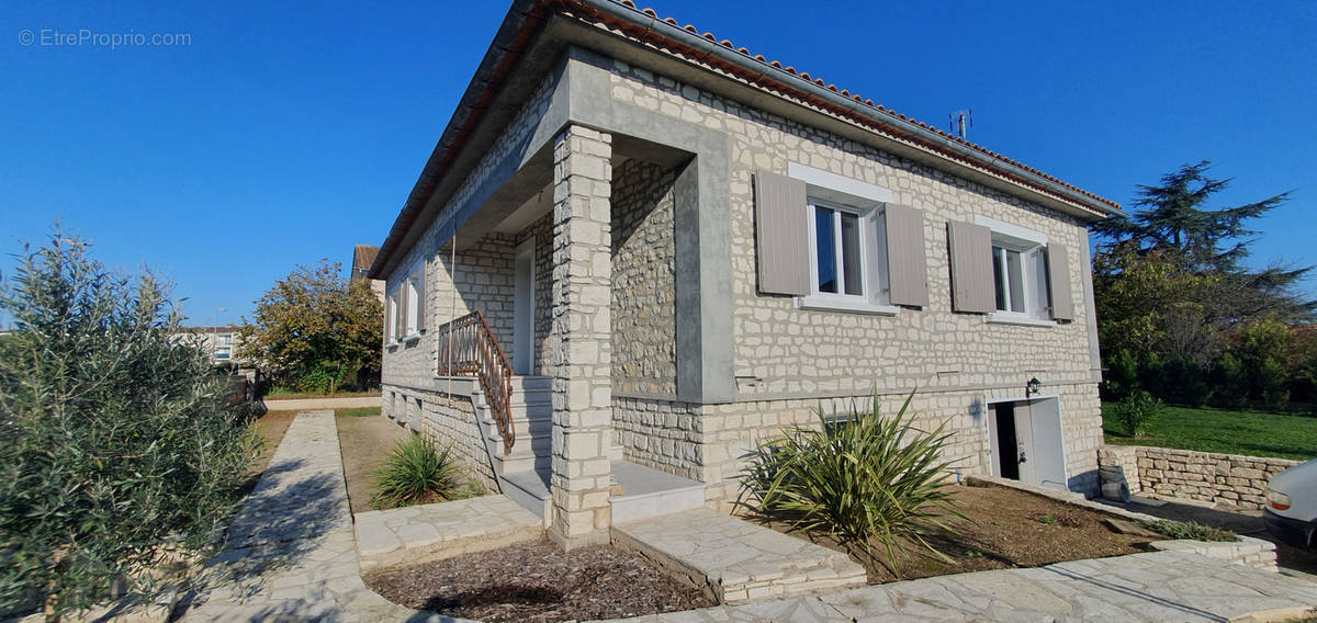 Maison à CHATEAUNEUF-SUR-CHARENTE