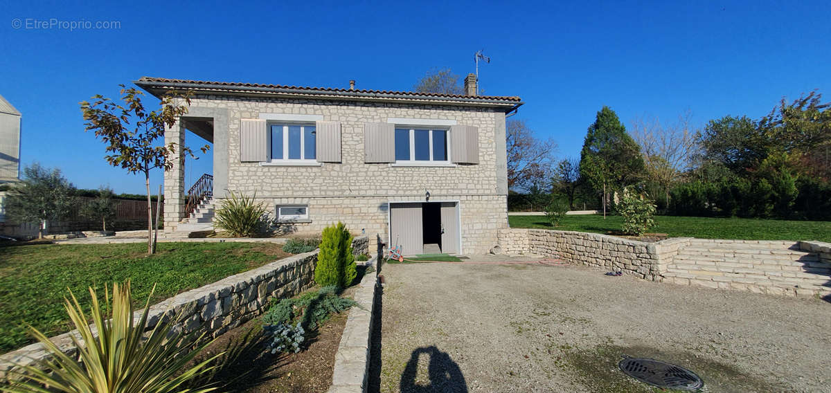 Maison à CHATEAUNEUF-SUR-CHARENTE