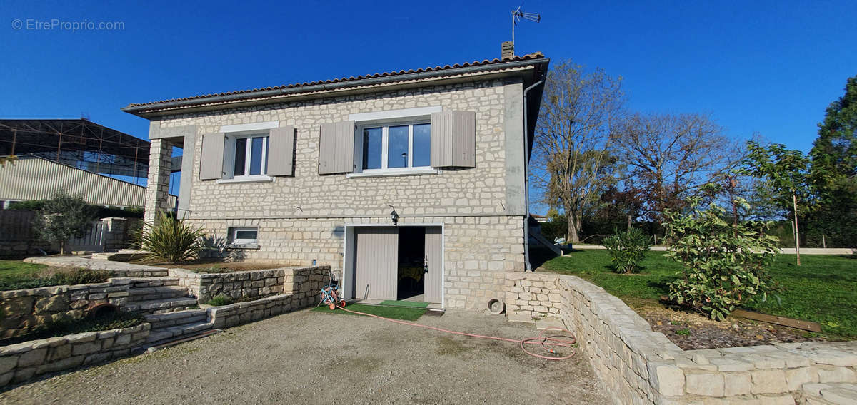 Maison à CHATEAUNEUF-SUR-CHARENTE