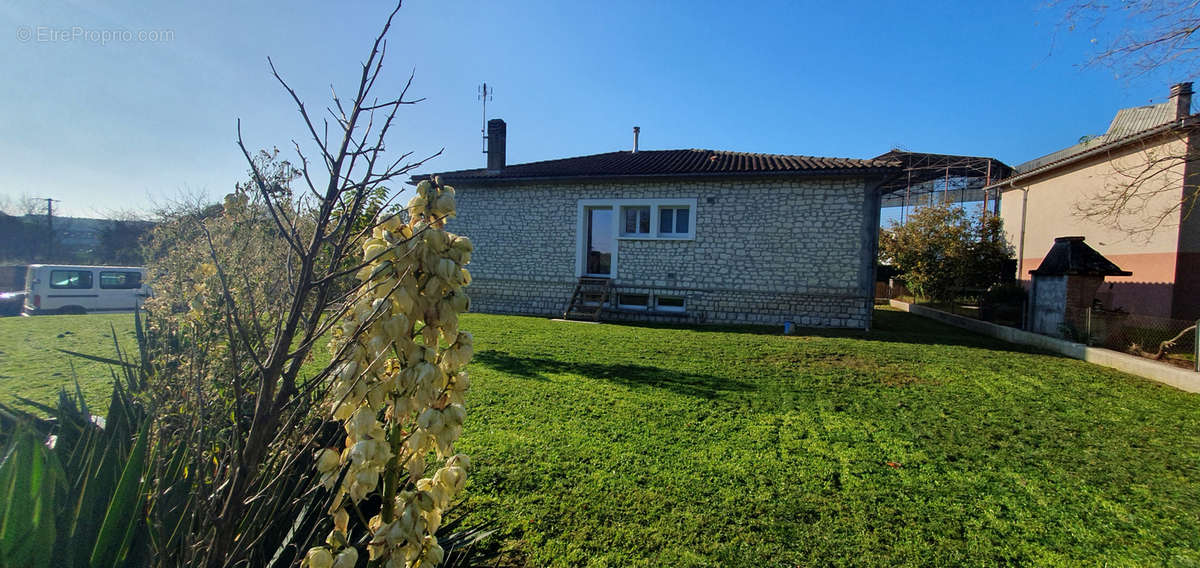 Maison à CHATEAUNEUF-SUR-CHARENTE