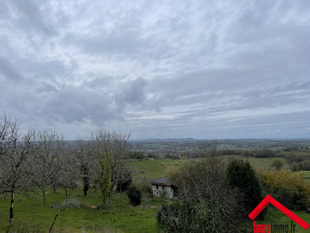 Terrain à LISSAC-SUR-COUZE