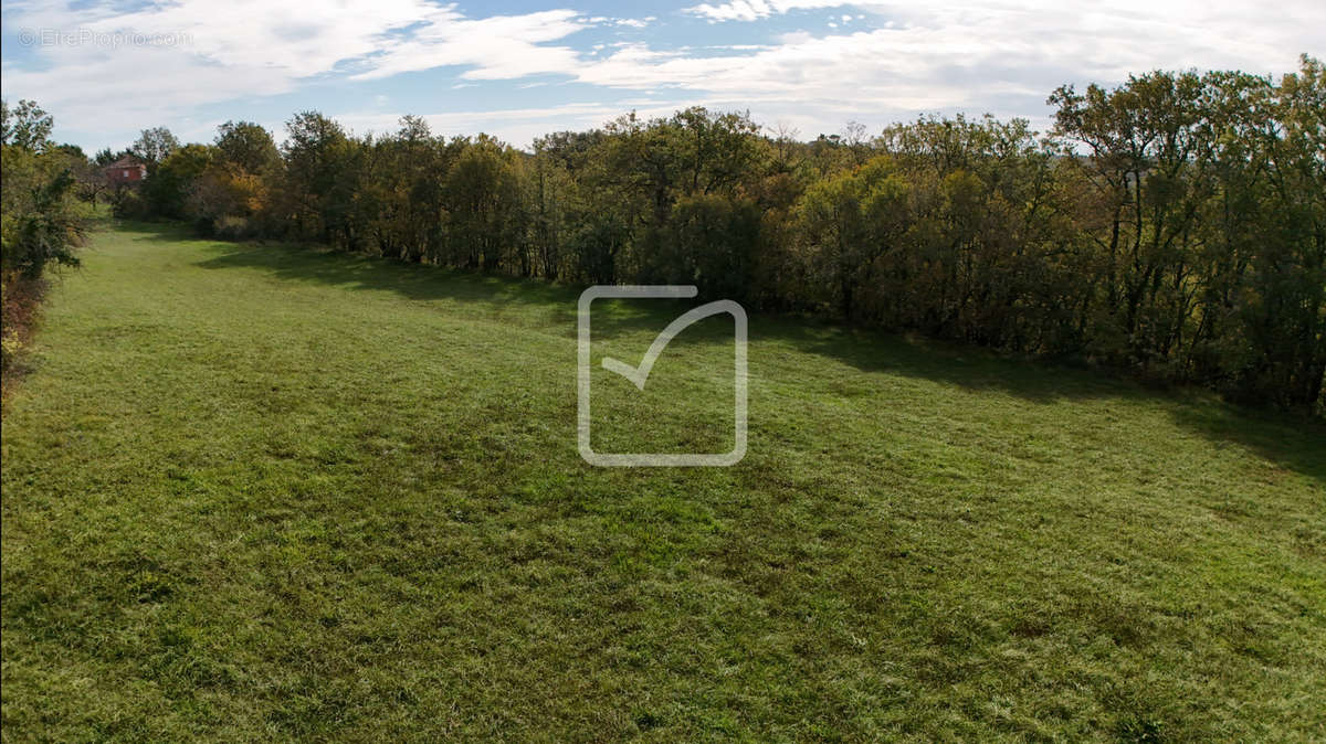 Terrain à CAMPAGNAC-LES-QUERCY