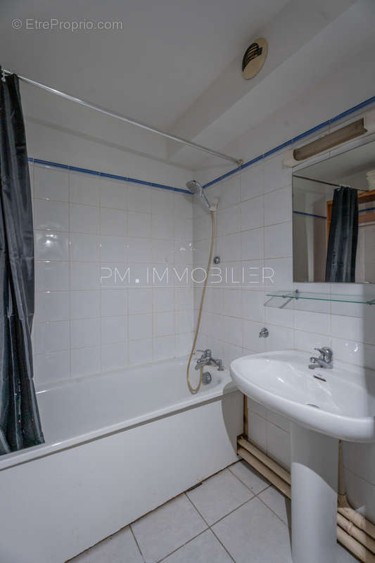 Appartement à MARSEILLE-5E