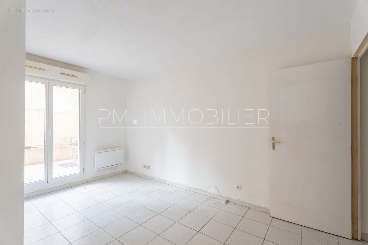 Appartement à MARSEILLE-5E