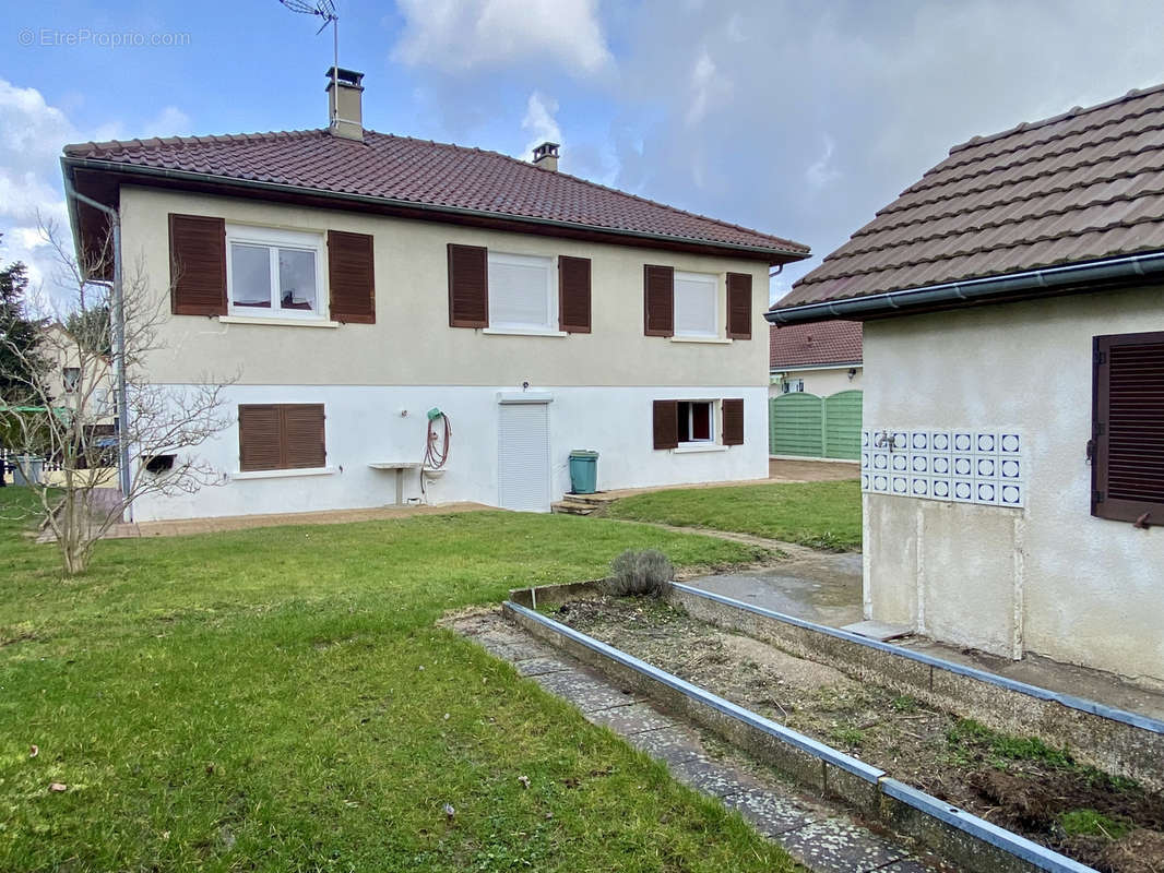 Maison à BELLERIVE-SUR-ALLIER