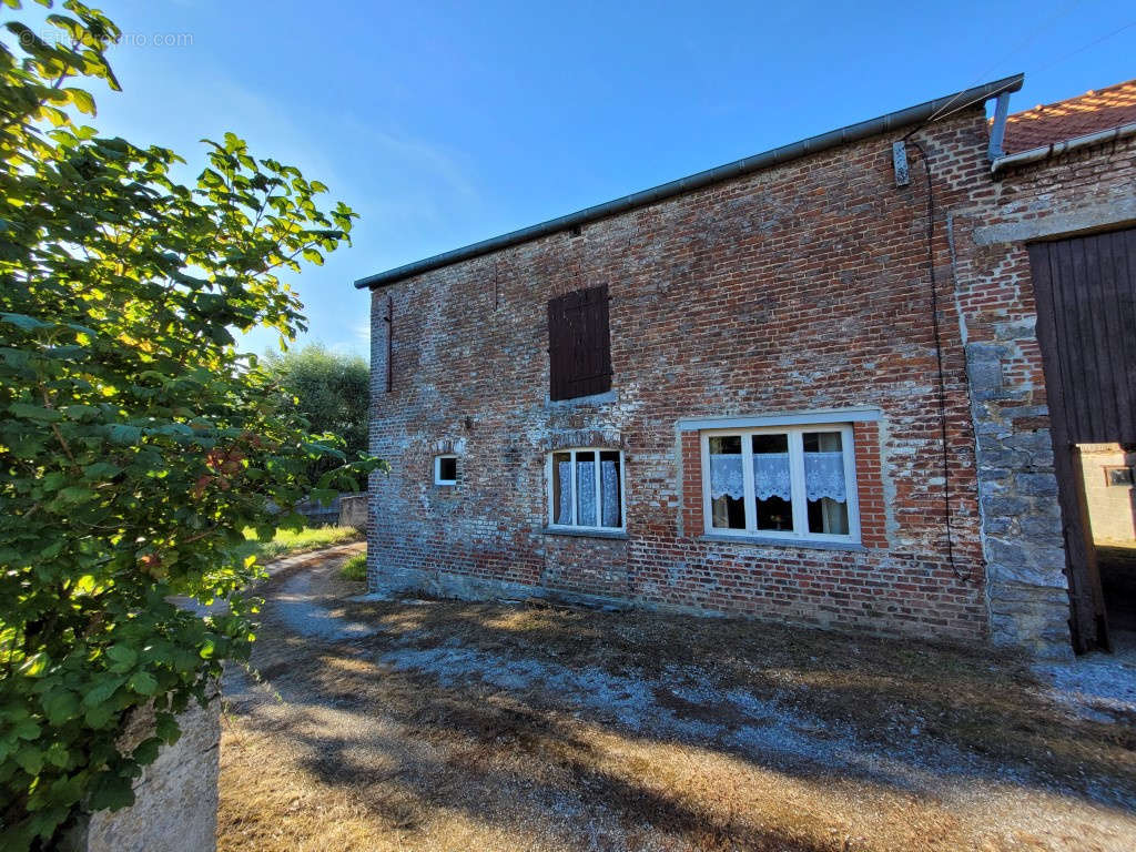 Maison à AVESNES-SUR-HELPE