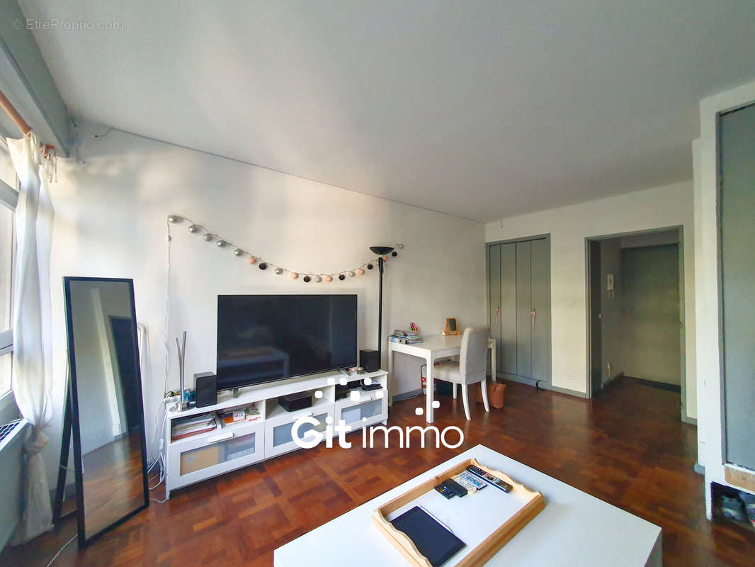 Appartement à MARSEILLE-8E