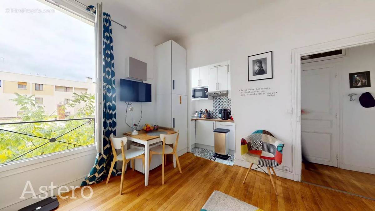 Appartement à PARIS-18E