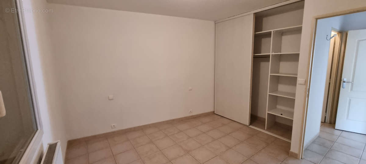 Appartement à ROGNONAS