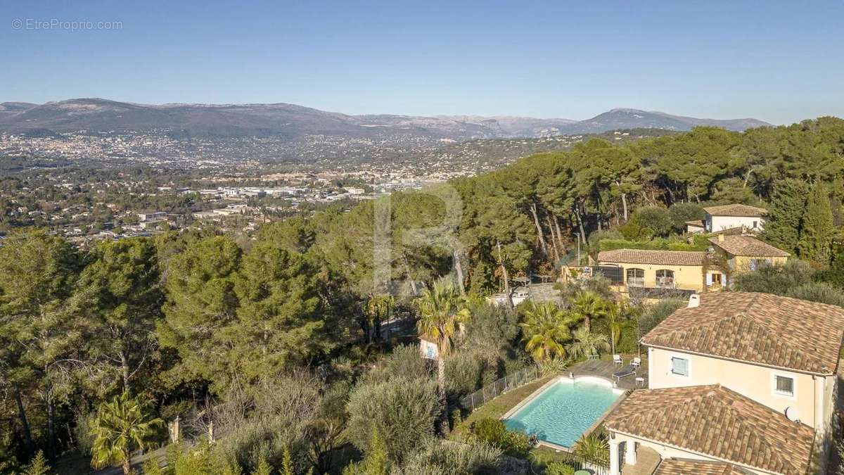 Maison à MOUGINS